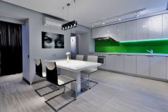 Kitchen (2).jpg